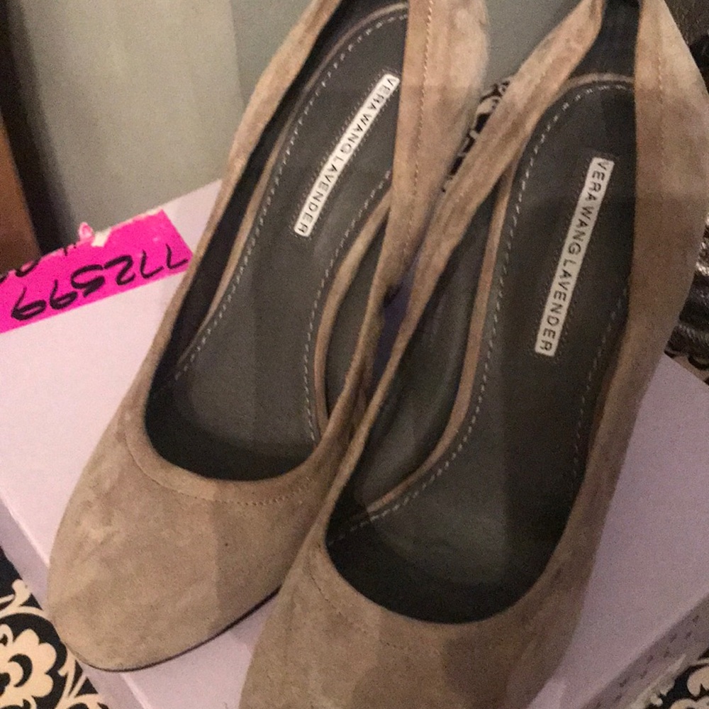 Vera Wang Authentic